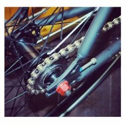 Porte-vélo Soldes Magasin -Porte-vélo Soldes Magasin boulon a embase crantee pour axe de roue de velo full 2